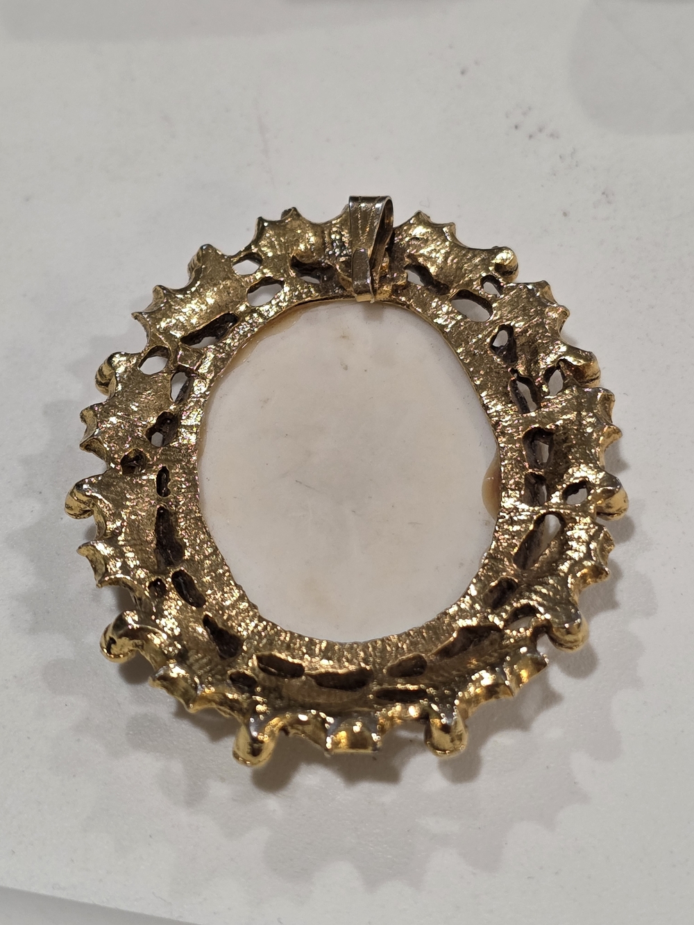 Vintage Gold-Tone Pendant with Red Poinsettia & Bow - Picture 2 of 4